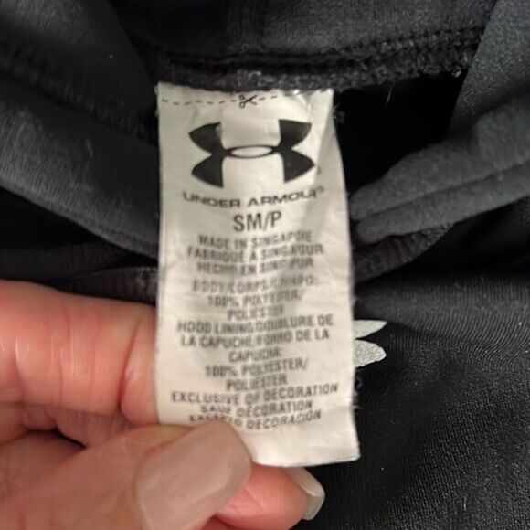 Under Armour Black Kangaroo Pocket Pull On Sweatshirt Hoodie Women's‎  Size S/M - Picture 9 of 14